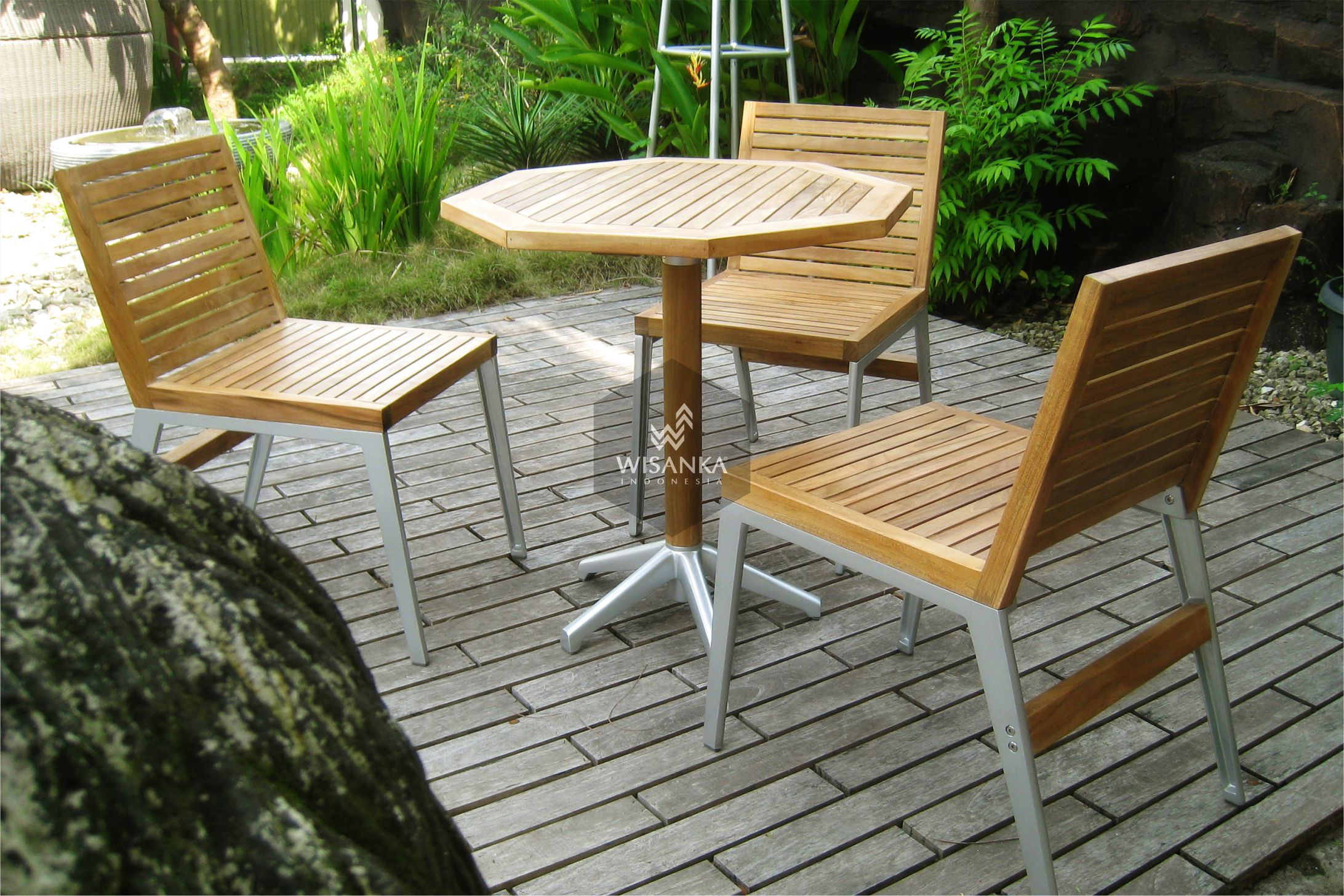 Alloy Casting Laris C Dining Set Wisanka Modern Outdoor furniture